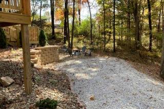 Quaint Cabin with Lofted Interior, Spa and BBQ in Indiana - 8