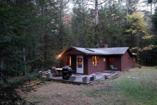 Rustic Pet-Friendly Bliss: Cabin Retreat in the White Mountains, NH - 0