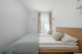 Komfortowy Apartament z Tarasem Widokowym we Wrocławiu by Noclegi Renters - 7