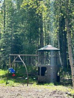 Charming Micro Cabin Stay with Dedicated Play Area and Quick Access to River in Houston, Alaska - 2