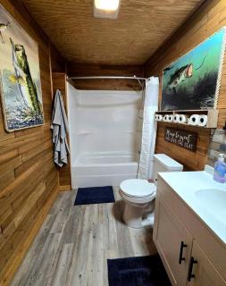 Beautiful Rustic Wooden Cabin in Quitman, Mississippi - 8