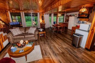Rustic, Pet Friendly Cabin near East Fork Lake, Olney, Illinois - 1
