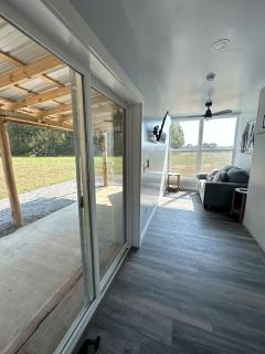 Charming Container Home with Hot Tub near Sardis Lake, Perfect for a Romantic Glamping Getaway - 6