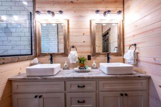 Contemporary Coziness Cabin in Hochatown, OK - 7