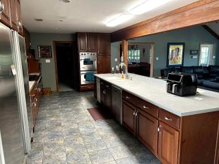 Elevate Your Reunion: Saucier, guest Rental Offering Unrivaled Luxury and All Desired Amenities - 2