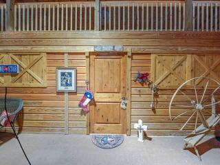 Cozy Cabin Close to Hiking Trails in Round Top, Texas - 4