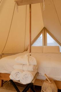 Escape to the Stars: Bell Tent Getaway for Couples in Michigan's Idyllic Destination - 8