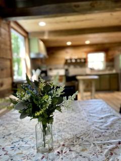 Stunning Group Cabin with Beautiful Surroundings and Hiking Trails in Arkansas - 4