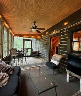 Cedar Gap Hideaway in Indiana - 8