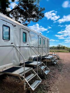 Tranquil Nature Escape for All: Luxurious Safari Tent on the San Marcos River near Kingsbury, Texas - 4