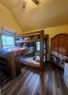 Escape to Elegance: Waterfront Cabin in a Texas Forest – Ideal Glamping Getaway - 5