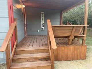 Dream Glamping in Texas in this Cozy, Pet-Friendly Cabin in Bastrop, TX - 7