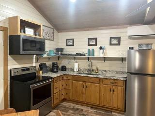 Dream Glamping in Texas in this Cozy, Pet-Friendly Cabin in Bastrop, TX - 6