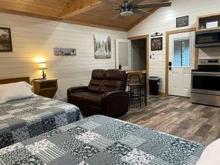 Dream Glamping in Texas in this Cozy, Pet-Friendly Cabin in Bastrop, TX - 1
