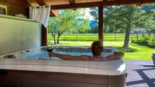 Beautiful Cabin with Hot-Tub and Breathtaking Landscape Views in Montana - 6