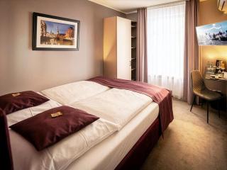 Hotel Hafentor - 1