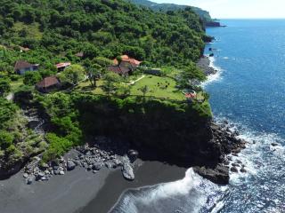 Makawi Tuwa Cliff - Luxury Cliff Stay with Private Beach, Infinity Pools and Ocean View - Seraya - 3