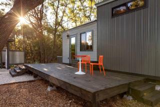 Charming Texas Tiny House with Private Hot Tub for the Best Glamping in Wimberley - 1