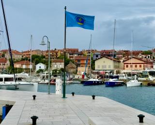 Villa Lungomare-Large Waterfront Apartment -Lungomare Promenade 6 - 9