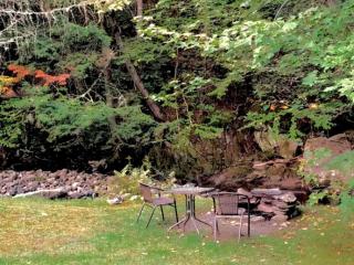 Rustic Studio Cabin Rental in the Heart of the White Mountains in New Hampshire - 6
