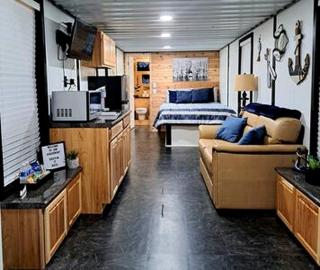 Quaint Lakefront Cabin Incredible for Water and Outdoor Adventures in Texas - 9
