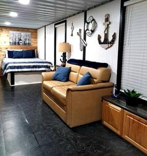 Quaint Lakefront Cabin Incredible for Water and Outdoor Adventures in Texas - 4