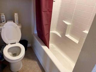 Cozy Cabin for Glamping Stay on Lake Godstone, Texas - 5