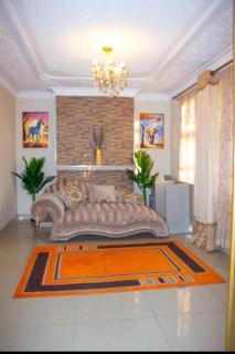 Southerton Luxury 4 bedroom holiday home - 5