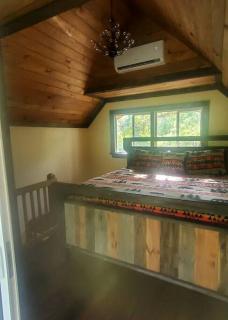 Fun for All Ages: Treehouse with Waterfront Deck for Families in Grimes County, TX - 2
