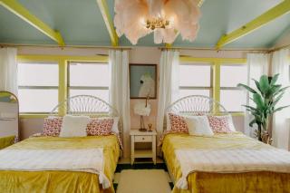 Incomparable Charm: Find Your Peaceful Haven in Tracy City's Most Unique Cabin - 6
