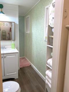 Glamping Tiny House Situated in the Tennesse Woods for a Tranquil Escape near Chattanooga - 3