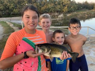 Lodge for Adventure Glamping for Families or Large Groups on Lake Godstone, Texas - 4