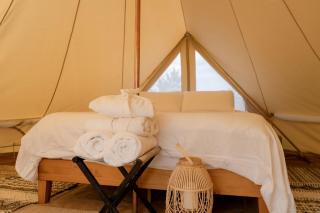 Romantic Stargazing Retreat: Bell Tent for Couples in Michigan's Dream Destination - 9