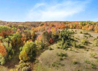 Romantic Stargazing Retreat: Bell Tent for Couples in Michigan's Dream Destination - 3
