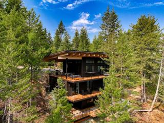 Stunning Designer Rental with Breathtaking Views for a Memorable Escape in Nature by Lake Pend Orielle in Idaho - 0