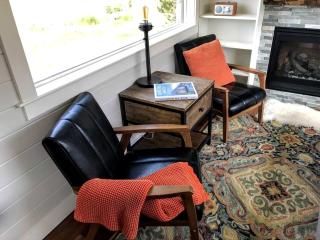 Incredible Tiny House with Fireplace in Waldport, Oregon - 1