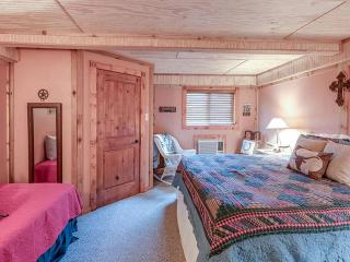 Impressive Wooden Cabin in Round Top, Texas - 0