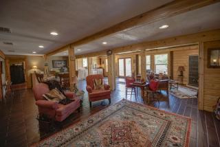 Impressive Wooden Cabin in Round Top, Texas - 2