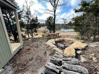 Rustic Cabin for Memorable Glamping Experience in Jacksboro, Texas - 6