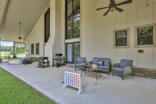 Spacious Texas Ranch Retreat with Cowboy Pool and Fire Pit Near Lake Livingston, Coldspring TX - 9