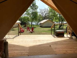 Tranquil Lakefront Glamping Safari Tent with Scenic Views near Bastrop, Texas - 5