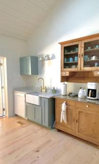 Charming Farmhouse Cottage Perfect for Family-Friendly Getaways in Signal Mountain, Chattanooga - 8