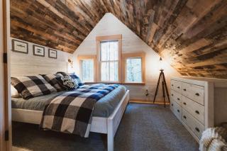 Woodland Wonder: Experience Luxury in a Treehouse in Norway, ME - 6