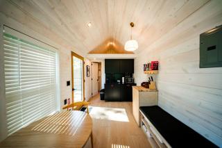 Secluded Tiny Home with Hot Tub, Sauna & Fire Pit near Lake Livingston in Coldspring, Texas - 2