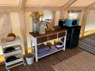 Scenic Lakefront Safari Tent with Outdoor Grill and Lake Access near Austin, Texas - 7
