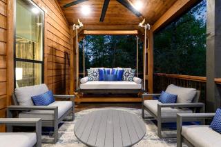 Escape to Elegance: Hochatown's Premier Luxury Cabin for Big Groups and Families - 2