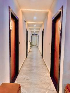 Goyal Hotelirs - Hotel Vasudha Near Prem Mandir, Vrindavan - 1