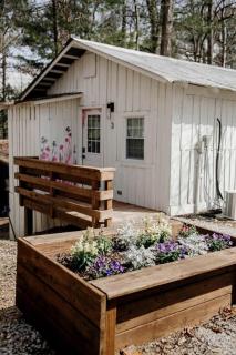 Chic and Cozy: Romantic Glamping at Its Finest in Tennessee - 8