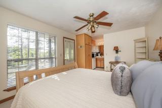 Ochlockonee River Cottage with Scenic Island Vista in Wakulla County, FL - 3