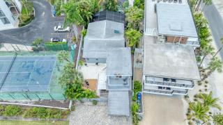 Coconut House - 606B - 8